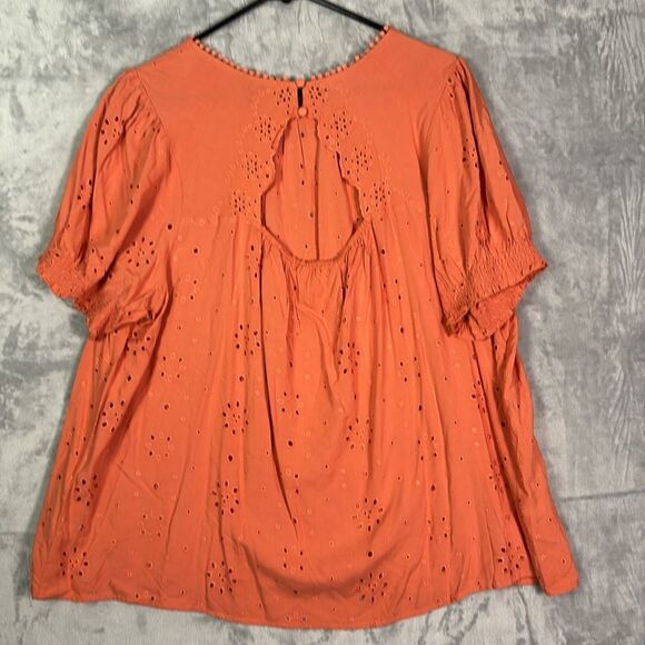 NWT New Torrid Coral Eyelet Crew Neck Cutout Open Back Blouse Top Size 2 - Picture 8 of 9